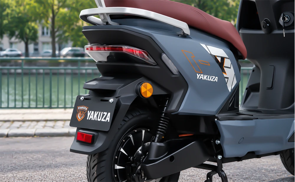 Yakuza Electric Scooter: Y1 gallery